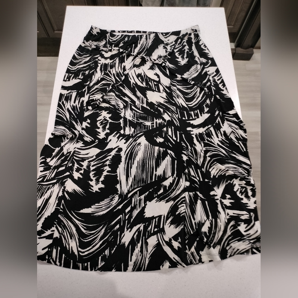 JM collection skirt